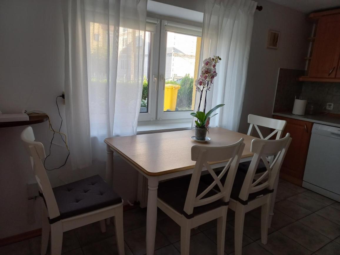 Apartament 2 Sypialnie Z Kuchnia - 200 Metrow Od Morza เมียนซิดดรอแย ภายนอก รูปภาพ