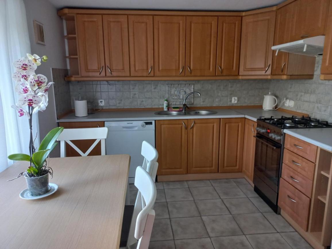 Apartament 2 Sypialnie Z Kuchnia - 200 Metrow Od Morza เมียนซิดดรอแย ภายนอก รูปภาพ